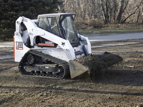 compact track loader steel tracks